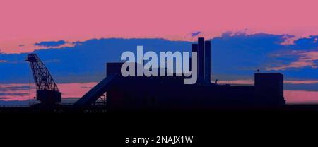 Ancienne usine industrielle avec ciel du soir Heeresversuchsanstalt Peenemuende Allemagne, V1, V2 Banque D'Images