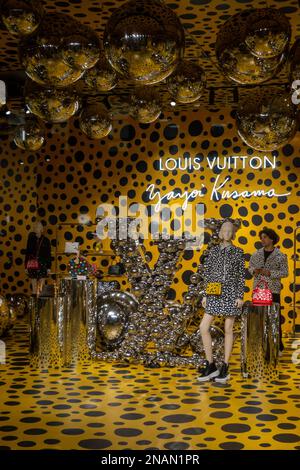 Louis Vuitton et Yayoi Kusama pop-up store dans le quartier Meatpacking de Manhattan NYC Banque D'Images