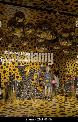 Louis Vuitton et Yayoi Kusama pop-up store dans le quartier Meatpacking de Manhattan NYC Banque D'Images