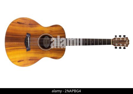 Guitare acoustique découpe Guitar sur fond blanc bois exotique échelle courte Taylor GS Mini Acoustic Guitar Banque D'Images