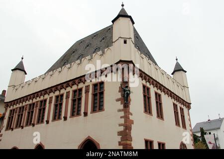 Leinwandhaus, bâtiment historique reconstruit dans la vieille ville, datant de la fin du 14th siècle, vue partielle de la façade, Francfort, Allemagne Banque D'Images