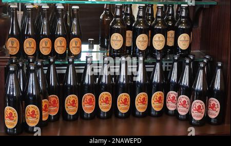 Bouteilles millésimes de la brasserie Banks doux Ale & Guinness bières et bières Banque D'Images