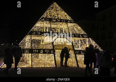 Illuminations de Noël dans les rues de Gaeta, Italie Banque D'Images