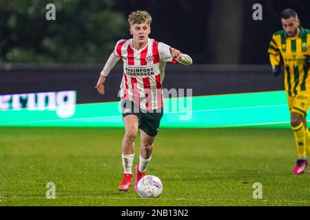 EINDHOVEN, PAYS-BAS - FÉVRIER 13 : Renzo Tytens du PSV U23 pendant le match néerlandais de Keukenkampioendivisiie entre Jong PSV et l'ADO Den Haag au campus de Herdgang sur 13 février 2023 à Eindhoven, pays-Bas (photo de Joris Verwijst/Orange Pictures) Banque D'Images