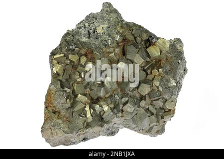 Pyrite d'Elba, en Italie, isolée sur fond blanc Banque D'Images