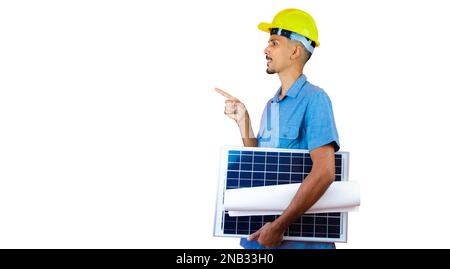 Journée des ingénieurs - casque Black Man in Safety et Blue shirt isolés. Banque D'Images
