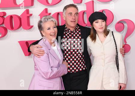 Emma Thompson, Greg Wise et Gaia Wise, Qu'est-ce que l'amour a eu à faire avec elle? - Première au Royaume-Uni, Leicester Square, Londres, Royaume-Uni, 13 février 2023, Photo de Richard Banque D'Images