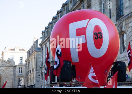 Bordeaux , Aquitaine France - 12 02 2023 : FO force ouvriere texte signe et marque logo de la main-d'œuvre l'Union sociale du syndicat des travailleurs Banque D'Images