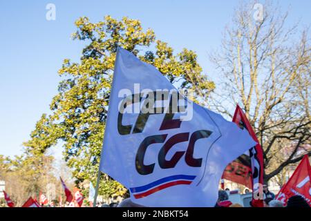 Bordeaux , Aquitaine France - 12 02 2023 : fce cgc texte signe et logo de marque sur le drapeau de la confédération française de la direction Confédération générale de l'ex Banque D'Images