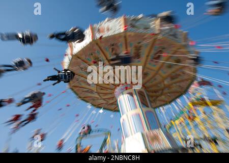 Carrousel chaîné, Cannstatter Wasen. Stuttgart, Allemagne, Europe Banque D'Images