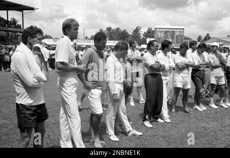 Cricket West Indies contre Australie 1991 Australie perdez la série à Antigua, y compris Dale Reid, Mark Waugh, Bobby Simpson (Manager), Merv Hughes, Mark Taylor, Stephen Waugh photo de Tony Henshaw Banque D'Images