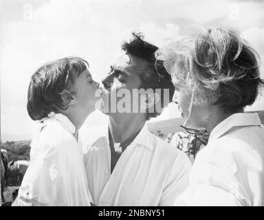 JAMIE LEE CURTIS, TONY CURTIS ET JANET LEIGH DANS TARAS BULBA (1962), SOUS LA DIRECTION DE J. LEE THOMPSON. Crédit: ARTISTES UNIS / Album Banque D'Images