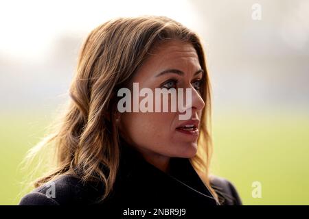 Karen Carney MBE, lors d'un événement médiatique de la SMGC à Kingsmeadow, Londres. En septembre, le gouvernement a annoncé le lancement d’une étude sur le football féminin domestique, présidée par l’ancienne Angleterre et la footballeur britannique Karen Carney MBE, l’étude approfondie examinera comment assurer une croissance audacieuse et durable du jeu au niveau de l’élite et de la base. Date de la photo: Mardi 14 février 2023. Banque D'Images