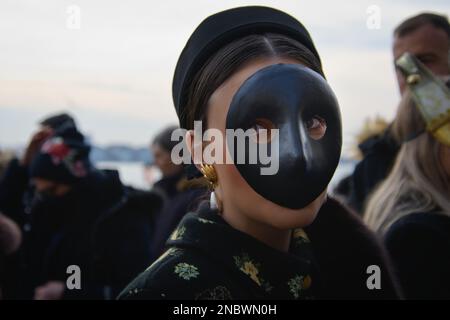 Le carnaval de Venise 2023 a commencé à Venise, en Italie, avec une parade de costumes de carnaval et de masques. L'image est de 11 février 2023. (CTK photo/Petr mal Banque D'Images