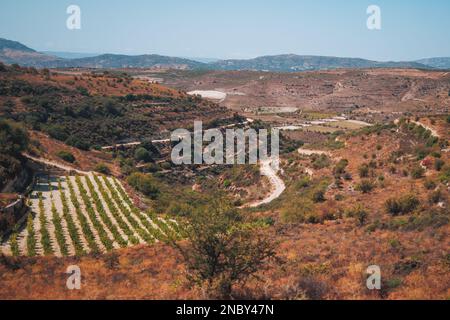 Vue aérienne dans la région des montagnes Troodos, district de Limassol dans le pays de l'île de Chypre Banque D'Images