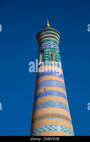 Islam Khoja Minaret, Ichon Qala, Khiva, Ouzbékistan Banque D'Images