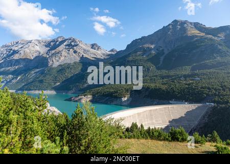 lac et barrage de cancano, valdicentro, italie Banque D'Images