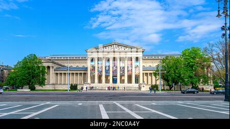 Budapest, Hongrie. Musée des Beaux-Arts à côté de Heroes Square Banque D'Images