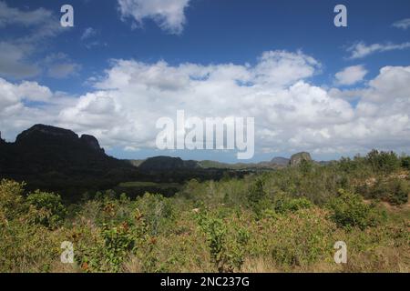 Vue à couper le souffle à Vale de Viñales (vallée de Vinales) dans la province de Pinar del Rio, Cuba Banque D'Images