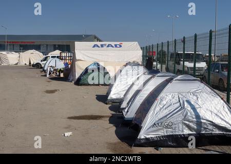 Antakya, Turquie. 14th févr. 2023. Camp pour personnes déplacées à Antakya, Turquie, 14 février 2023. Le tremblement de terre de 6 février a causé jusqu'à présent entre 30,000 et 40,000 des cas de précarités en Turquie et en Syrie. (Photo d'Elisa Gestri/Sipa USA) crédit: SIPA USA/Alay Live News Banque D'Images
