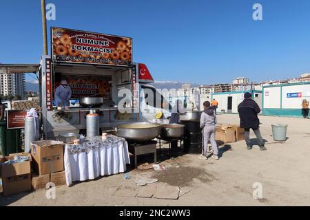 Antakya, Turquie. 14th févr. 2023. Camp pour personnes déplacées à Antakya, Turquie, 14 février 2023. Le tremblement de terre de 6 février a causé jusqu'à présent entre 30,000 et 40,000 des cas de précarités en Turquie et en Syrie. (Photo d'Elisa Gestri/Sipa USA) crédit: SIPA USA/Alay Live News Banque D'Images
