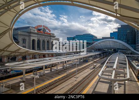 La vue à pied de leur train à Union Station à Denver, Colorado, est incroyable. Banque D'Images