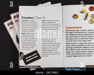 Information sur la cocaïne dans le livret original 'FRANK la vérité sur la drogue- Know the score' du service national de conseil anti-drogue du Royaume-Uni (2003). Banque D'Images