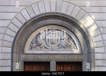 Entrée principale à la National Portrait Gallery, Londres, Angleterre Royaume-Uni Banque D'Images