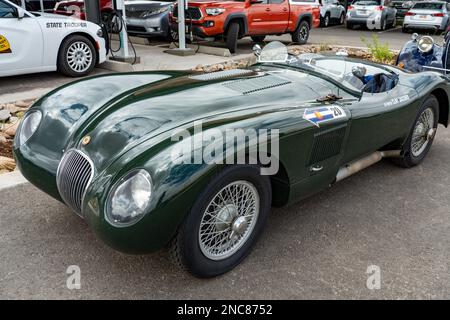 Une voiture de course Jaguar C-Type 1952 rare construite en Angleterre dans le Colorado Grand Road Rally. Banque D'Images