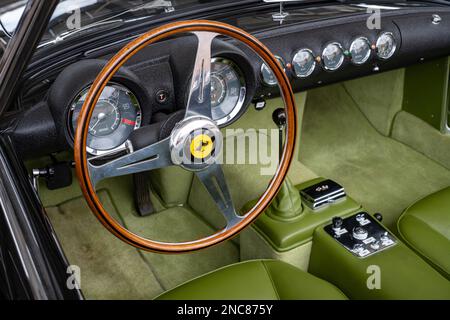 1958 Ferrari 250 GT PF série 1 Cabriolet voiture de sport dans le Colorado Grand Road Rally. Banque D'Images