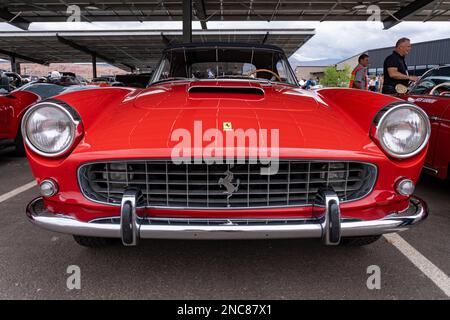 1962 Ferrari 250 GT Cabriolet PF série II dans le Colorado Grand Road Rally. Seulement environ 200 de ces voitures ont été construites entre 1959 et 196 Banque D'Images