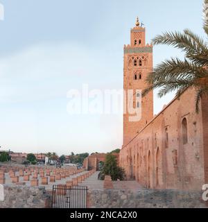 Vue magnifique sur la Koutubiyya ou la mosquée de Koutoubia, à Marrakech, au Maroc Banque D'Images