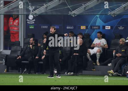 Milan, Italie, 14th février 2023. Antonio Conte l'entraîneur en chef de Tottenham réagit lors du match de l'UEFA Champions League à Giuseppe Meazza, Milan. Le crédit photo devrait se lire: Jonathan Moscrop / Sportimage Banque D'Images