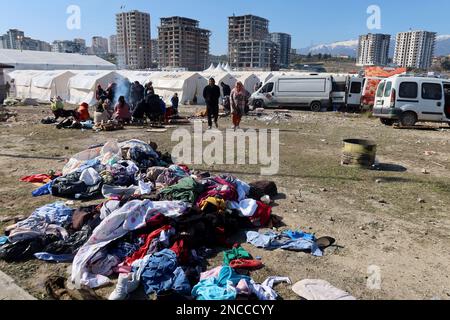 Antakya, Turquie. 14th févr. 2023. Camp pour personnes déplacées à Antakya, Turquie, 14 février 2023. Le tremblement de terre de 6 février a causé jusqu'à présent entre 30,000 et 40,000 des cas de précarités en Turquie et en Syrie. (Photo d'Elisa Gestri/Sipa USA) crédit: SIPA USA/Alay Live News Banque D'Images