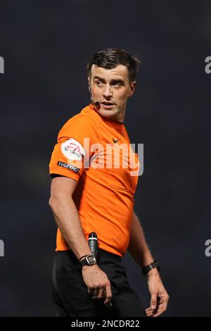 Arbitre Craig Hicks lors du match Sky Bet League 2 entre Gillingham et Grimsby Town au MEMS Priestfield Stadium, à Gillingham, le mardi 14th février 2023. (Photo : Tom West | MI News) Credit: MI News & Sport /Alay Live News Banque D'Images