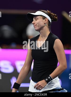 Doha, Qatar. 14th févr. 2023. Viktoriya Tomava de Bulgarie réagit au cours de la ronde des célibataires de 32 match contre Belinda Bencic de Suisse au WTA500 Qatar Open 2023 à Doha, Qatar, le 14 février 2023. Credit: Nikku/Xinhua/Alay Live News Banque D'Images