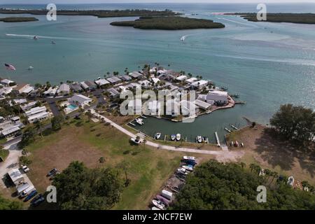 Petites villas en bord de mer photo aérienne avec vue sur le col du golfe du Mexique. Banque D'Images