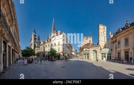 Eglise notre-Dame de Dijon, Tour Phillippe le bon, rue des Forges Banque D'Images