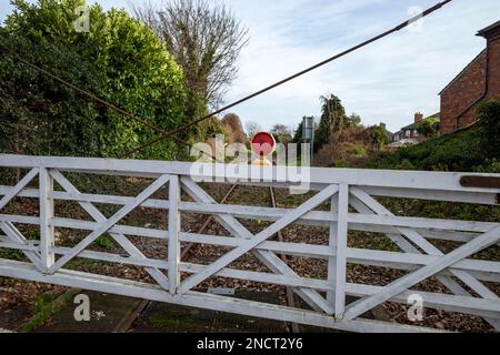 Ligne ferroviaire à voie unique utilisée pour le transport des déchets nucléaires depuis la centrale électrique de Sizewell, Leiston Suffolk, Royaume-Uni Banque D'Images