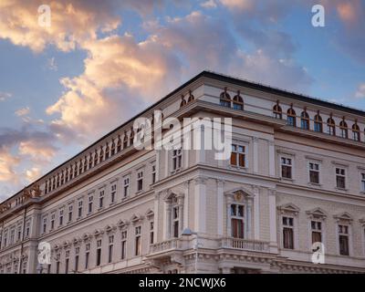 Vue sur la vieille ville de Vienne, l'une des plus belles villes d'Europe. Voyage d'été à la capitale de l'Autriche. détails des façades de belle vieille Banque D'Images