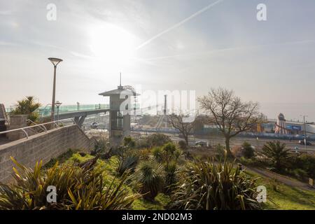 Southend on Sea, Royaume-Uni. 15th févr. 2023. Un début de journée malin sur le front de mer de Southend. Banque D'Images