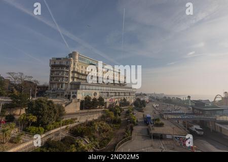 Southend on Sea, Royaume-Uni. 15th févr. 2023. Un début de journée malin sur le front de mer de Southend. Banque D'Images