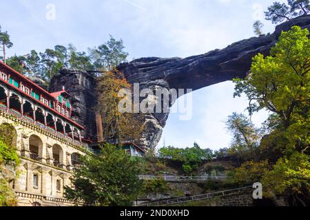 Monument situé à côté de la Pravcicka Brana en Suisse de Bohême, République tchèque Banque D'Images