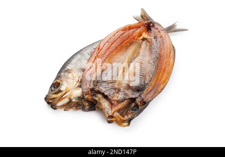 Photo de studio de kippers naturellement fumés sur fond blanc - John Gollop Banque D'Images