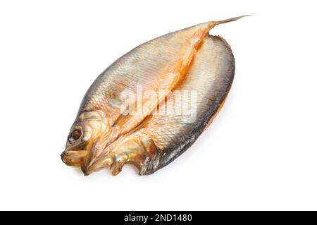 Photo de studio de kippers naturellement fumés sur fond blanc - John Gollop Banque D'Images