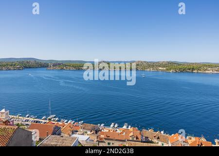 Sibenik avec lui l'accès à la mer, vu de St. Forteresse de Jean Banque D'Images