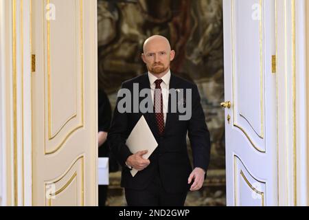 Prague, République tchèque. 15th févr. 2023. Le nouvel ambassadeur britannique à Prague Matthew Field a officiellement pris le poste en remettant ses lettres de créance au président tchèque Milos Zeman au château de Prague, en République tchèque, à 15 février 2023. Crédit : Roman Vondrous/CTK photo/Alay Live News Banque D'Images