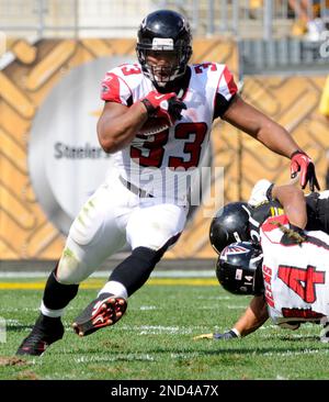 12 September 2010: Atlanta Falcons running back Michael Turner (33