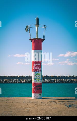 Le phare dans le port de Bar Montenegro Banque D'Images