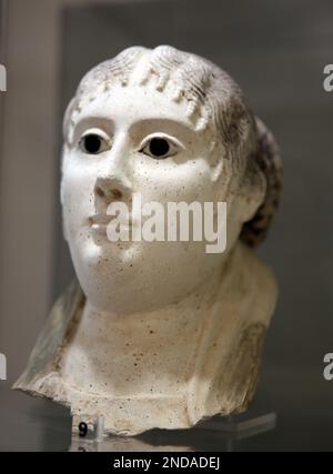 Masque de momie. Période romaine (2nd siècle après J.-C.). Plâtre de peintre. Depuis le centre de l'Égypte. Musée Barracco de sculptures anciennes. Rome. Italie. Banque D'Images